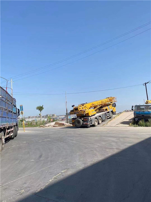 巢湖市25吨吊车的租赁价格大概是多少？