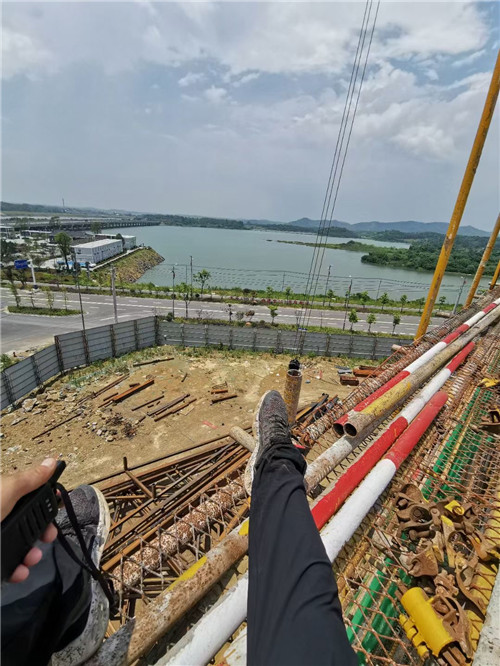 巢湖市作业中发生设备损坏或人员意外，责任怎么划分？